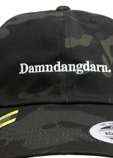 Ddd. Damndangdarn. Embroidery Dad Cap (Black Multicam) [7,200+税]